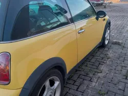 Gelb Gebraucht 2001 Mini Cooper Coupé Coupé | 500 €