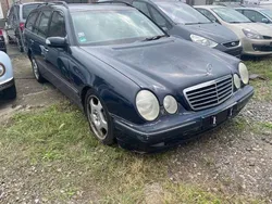 Blau Gebraucht 2001 Mercedes E320 Avantgarde Kombi | 1.700 € (Superpreis)