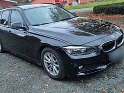 Schwarz Gebraucht 2014 BMW 318 Sport Line Kombi | 6.699 € (Etwas zu teuer)