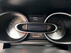 Rot Gebraucht 2015 Renault Clio GrandTour Kombi | 5.500 €