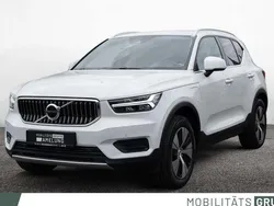 Weiß Gebraucht 2022 Volvo XC40 Core SUV | 30.890 € (Superpreis)