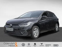 Polsterfarbe: schwarz Gebraucht 2024 VW Polo Style Limousine | 23.180 € (Fairer Preis)