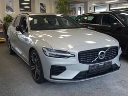 Silber Gebraucht 2020 Volvo V60 R-Design Kombi | 32.900 € (Fairer Preis)