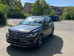 Grau Gebraucht 2021 VW Tiguan Elegance SUV | 29.499 € (Guter Preis)