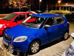 Blau Gebraucht 2009 Skoda Fabia Kleinwagen | 2.050 € (Fairer Preis)