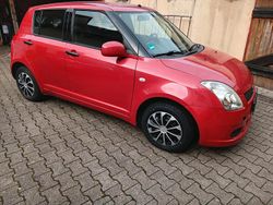 Rot Gebraucht 2007 Suzuki Swift Kleinwagen | 2.500 € (Fairer Preis)