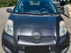 Grau Gebraucht 2008 Toyota Yaris Cool Limousine | 1.890 €
