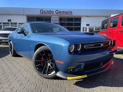 Blau (frostbite blue) Gebraucht 2023 Dodge Challenger Coupé | 49.800 €