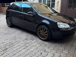 Schwarz Gebraucht 2005 VW Golf V Kleinwagen | 2.650 € (Etwas zu teuer)