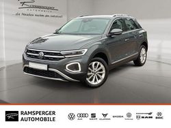 Grau (indiumgrau metallic) Gebraucht 2024 VW T-Roc Style SUV | 30.990 € (Fairer Preis)