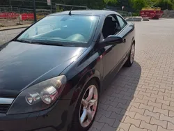 Blau Gebraucht 2007 Opel Astra Cabriolet Edition Cabrio | 2.300 € (Guter Preis)