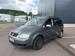 Gebraucht 2005 VW Touran Van / Kleinbus | 1.900 €