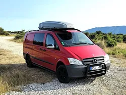 Rot Gebraucht 2013 Mercedes V230 Van / Kleinbus | 19.499 €