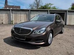 Braun Gebraucht 2015 Mercedes E200 Kombi | 10.999 € (Fairer Preis)
