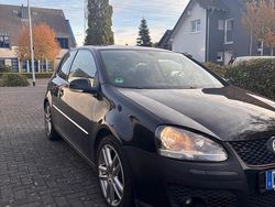 Schwarz Gebraucht 2008 VW Golf V Kleinwagen | 1.950 € (Fairer Preis)
