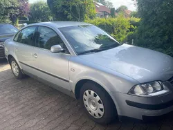 Silber Gebraucht 2001 VW Passat Limousine | 600 € (Guter Preis)