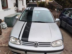 Grau Gebraucht 2000 VW Golf IV Kleinwagen | 1.000 € (Guter Preis)