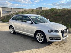 Silber Gebraucht 2011 Audi A3 Comfort Limousine | 7.900 € (Fairer Preis)