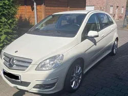 Weiß Gebraucht 2011 Mercedes B180 Van / Kleinbus | 3.000 € (Guter Preis)
