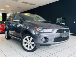 Grau Gebraucht 2010 Mitsubishi Outlander Edition SUV | 7.990 € (Fairer Preis)