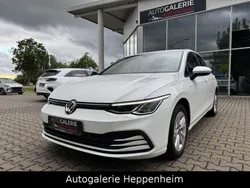 Weiß Gebraucht 2022 VW Golf VIII Limousine | 20.600 € (Guter Preis)