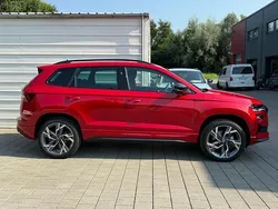Velvet red velvet red Neu 2025 Skoda Karoq SportLine SUV | 39.710 € (Guter Preis)
