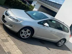 Grau Gebraucht 2011 Opel Astra Sport Kombi | 4.450 € (Fairer Preis)