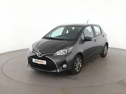 Grau Gebraucht 2015 Toyota Yaris Comfort Limousine | 7.550 € (Fairer Preis)