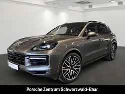 Grau Gebraucht 2024 Porsche Cayenne SUV | 111.900 € (Guter Preis)