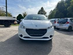 Weiß Gebraucht 2014 Peugeot 208 Kleinwagen | 4.990 € (Superpreis)