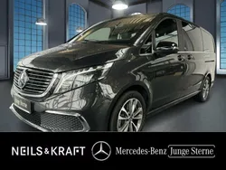 Grau Gebraucht 2022 Mercedes EQV300 Avantgarde Van / Kleinbus | 49.880 € (Teuer)