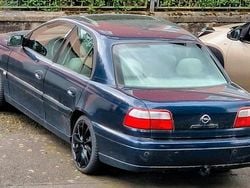 Blau Gebraucht 2002 Opel Omega Limousine | 1.500 € (Superpreis)