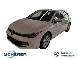 Weiß Gebraucht 2024 VW Golf VIII Life Limousine | 25.800 € (Guter Preis)