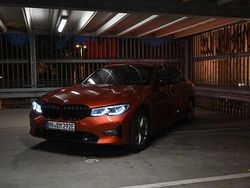 Orange Gebraucht 2020 BMW 330e Sport Line Limousine | 28.000 € (Fairer Preis)