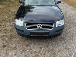 Schwarz Gebraucht 2002 VW Passat Trendline Limousine | 3.100 € (Fairer Preis)