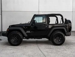 Schwarz Gebraucht 2012 Jeep Wrangler Unlimited Sport SUV | 28.900 € (Teuer)