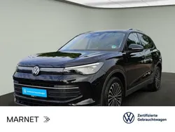 Deep black perleffekt Gebraucht 2024 VW Tiguan Life SUV | 33.590 € (Fairer Preis)
