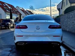 Weiß Gebraucht 2021 Mercedes E200 AMG line Coupé | 39.700 € (Fairer Preis)