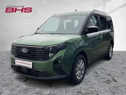 Bursting green (grün) Neu 2025 Ford Tourneo Courier Titanium Van / Kleinbus | 27.590 € (Fairer Preis)