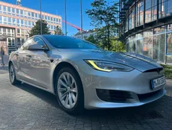 Silber Gebraucht 2017 Tesla Model S Limousine | 20.490 € (Etwas zu teuer)