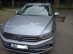 Grau Gebraucht 2021 VW Passat Business Kombi | 21.900 € (Fairer Preis)