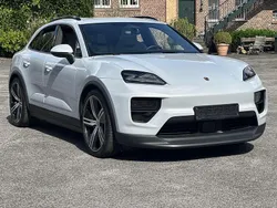 Eisgraumetallic Gebraucht 2024 Porsche Macan SUV | 89.790 € (Superpreis)