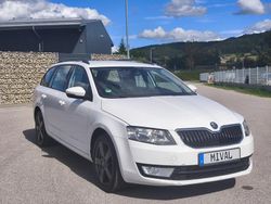 Weiß Gebraucht 2015 Skoda Octavia Kombi | 5.000 € (Etwas zu teuer)