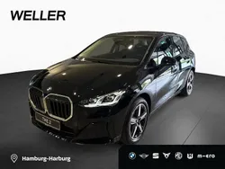 Schwarz (schwarz) Gebraucht 2024 BMW 218 Active Tourer Comfort Edition Van / Kleinbus | 30.850 € (Superpreis)
