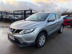 Grau Gebraucht 2016 Nissan Qashqai SUV | 5.400 € (Superpreis)