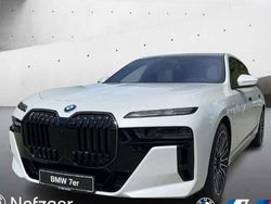 Weiß Gebraucht 2025 BMW 750e Shadowline Limousine | 133.131 €