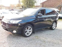 Schwarz Gebraucht 2013 Mitsubishi Outlander Instyle SUV | 7.999 € (Fairer Preis)