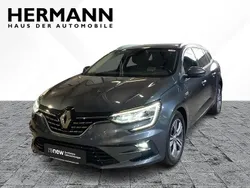 Titaniumgrau metall (grau) Gebraucht 2020 Renault Mégane IV Intens Kombi | 18.998 € (Etwas zu teuer)