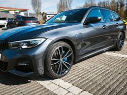 Grau Gebraucht 2021 BMW 330e M Sport Kombi | 34.800 € (Fairer Preis)
