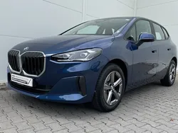 Phytonicblau Gebraucht 2024 BMW 218 Active Tourer Luxury Line Van / Kleinbus | 27.249 €